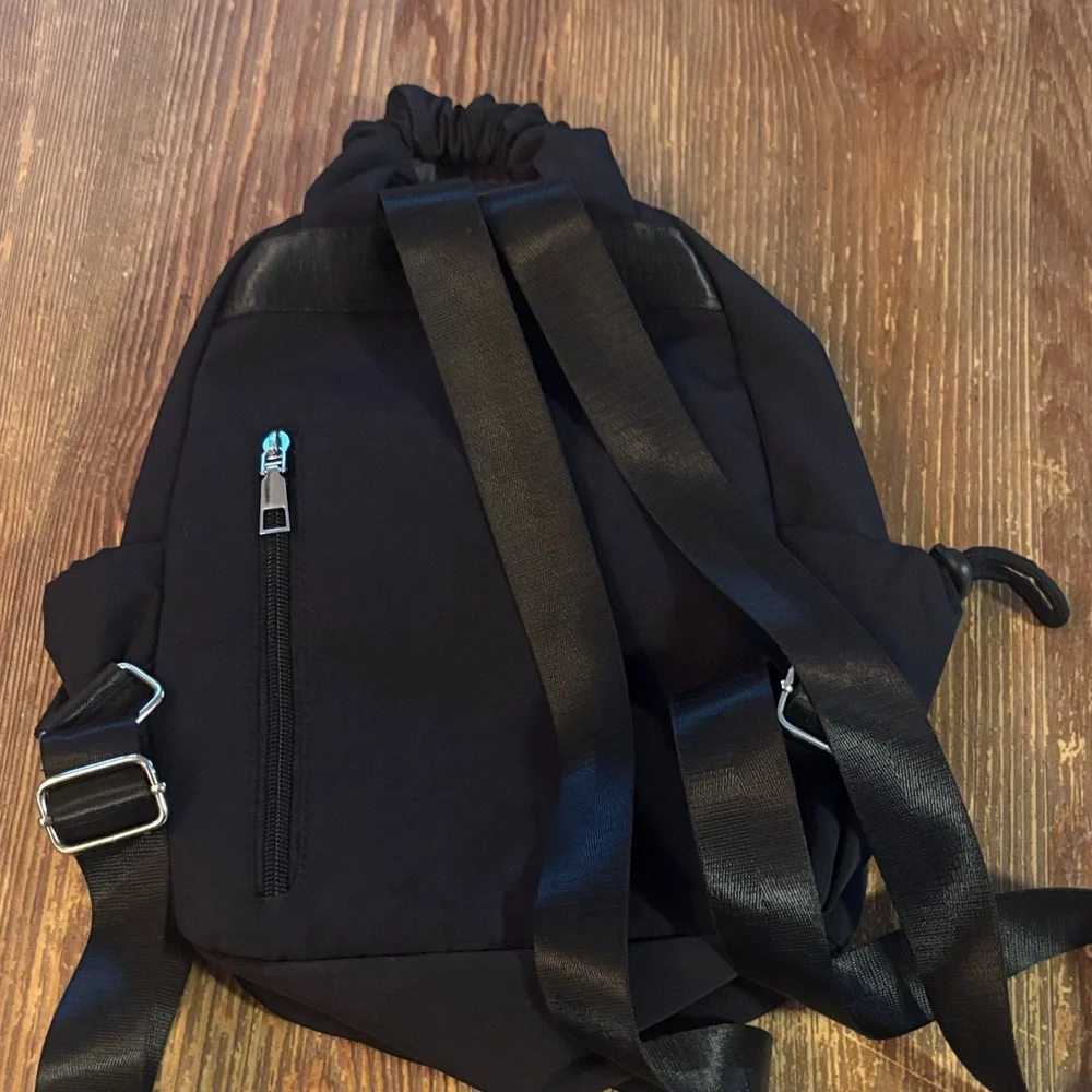 Black Drawstring mini Backpack - Picture 2 of 4